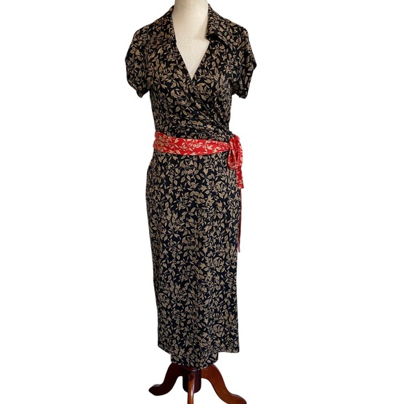 DVF Shirt Style Silk Floral Wrap dress Black/Brown w/ Red Sash